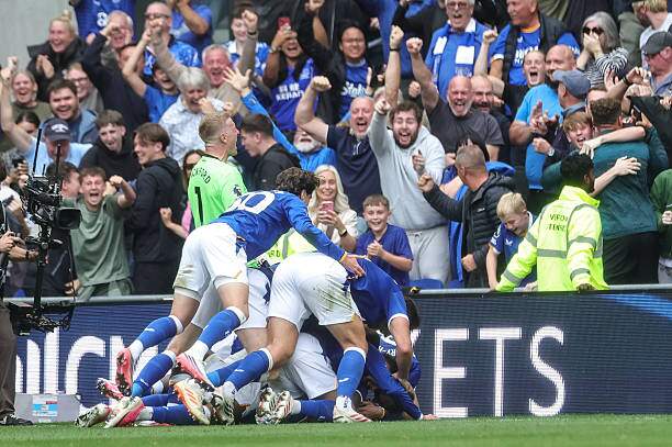 Everton gỡ lại 1 điểm quý giá và vẫn chưa thua sau 3 vòng