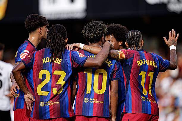 Barca tiếp tục phong độ ghi bàn tưng bừng để mở đầu mùa giải mới