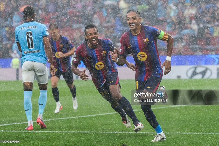 Raphinha mở tỷ số cho Barca từ rất sớm