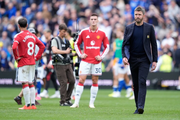 Carrick chưa thể giải quyết những tồn đọng ở cả khâu tấn công lẫn phòng thủ