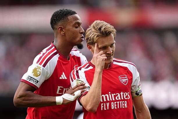 Arsenal sút ít hơn MU 30 lần nhưng đang ghi nhiều bàn hơn mà chưa cần dựa vào phạt góc