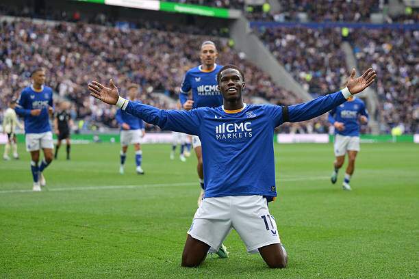 Everton vẫn chưa thua trận nào từ đầu mùa và đã có mặt trong top 5