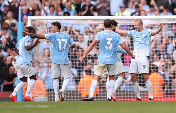 Man City vượt ải Sunderland trong trận cầu điên rồ