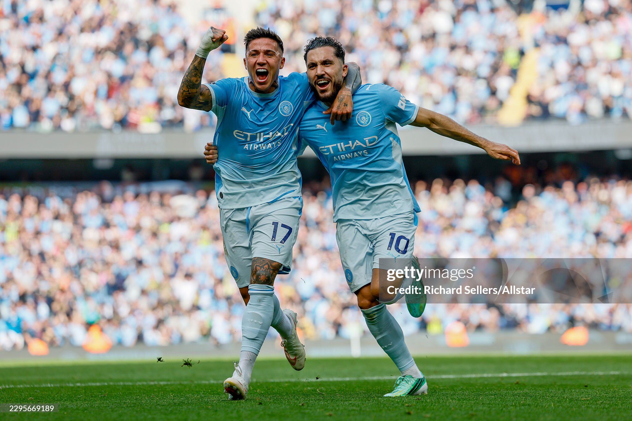 Man City làm tốt nhiệm vụ thắng Sunderland để chiếm ngôi đầu bảng&nbsp;