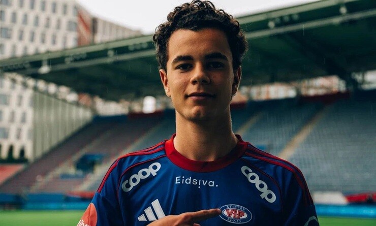 Rajkovic ghi bàn đầu tiên tại Eliteserien khi còn trẻ hơn rất nhiều so với thời điểm Haaland làm được điều tương tự