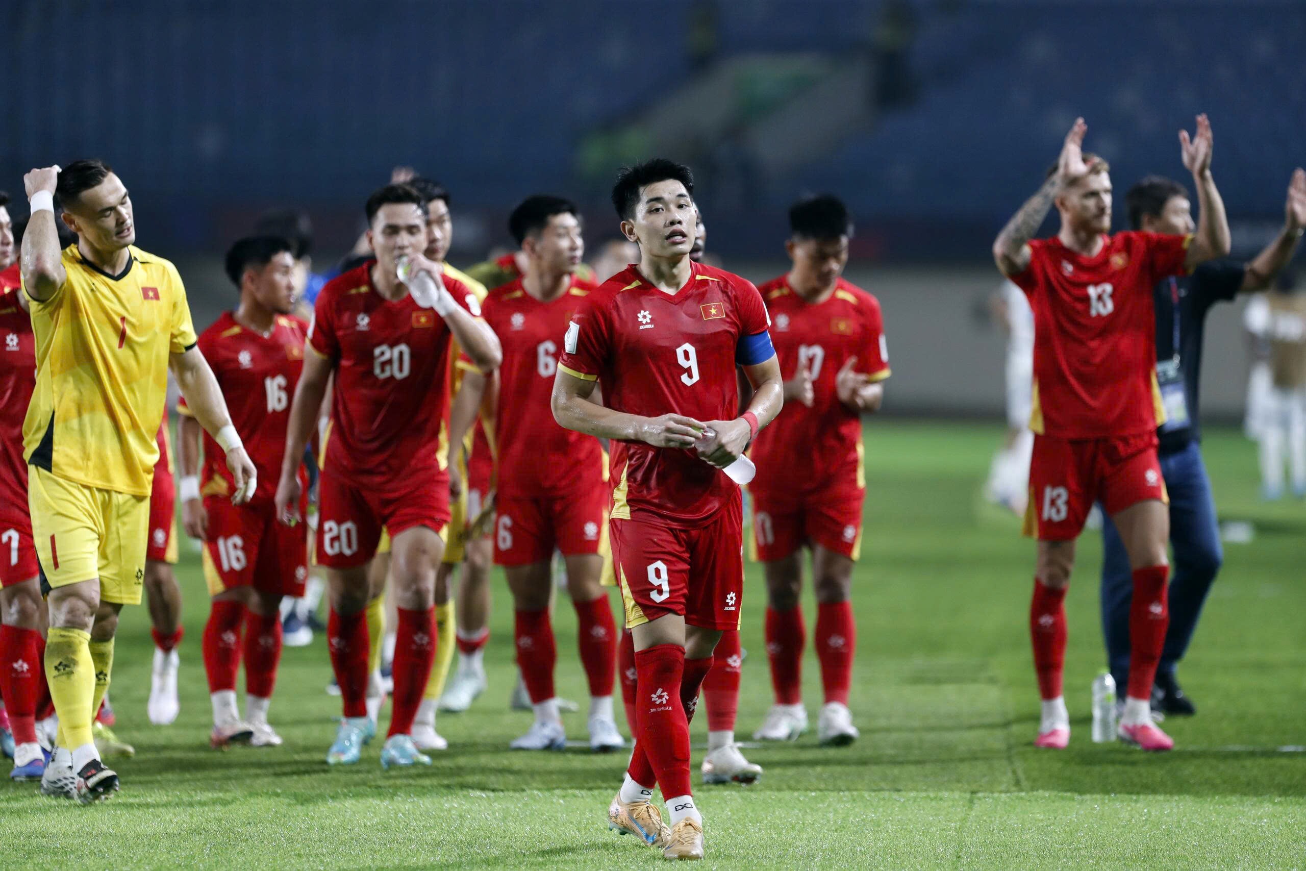 ĐT Việt Nam khó nhọc hạ Philippines