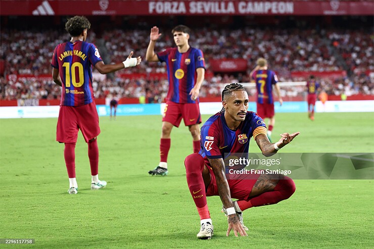 Raphinha đang có phong độ ấn tượng trong màu áo Barcelona
