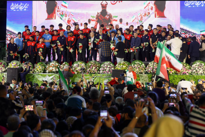 Các thành viên đội tuyển bóng đá quốc gia Iran tham dự lễ xuất quân trước khi lên đường dự World Cup 2026 tại Tehran ngày 13/5/2026. Ảnh: Reuters