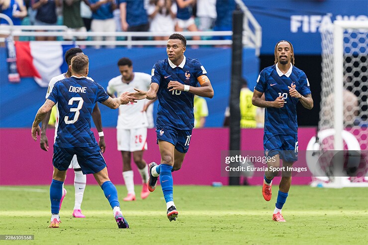 Mbappe đối mặt với cuộc cạnh tranh quyết liệt cho danh hiệu Quả bóng Vàng