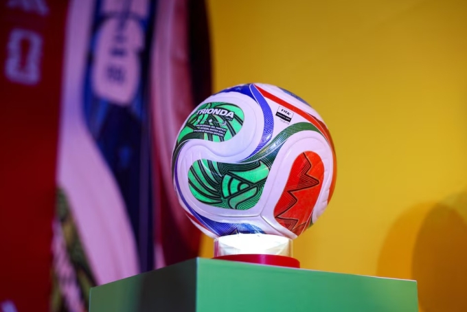 Quả bóng chính thức của World Cup 2026 mang tên Trionda được trưng bày tại sự kiện ra mắt ở Mexico City, Mexico ngày 3/10/2025. Ảnh: Reuters