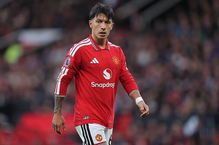 Martinez là cầu thủ bị&nbsp;WhoScored chấm điểm thấp nhất tại MU ở Premier League mùa này, với điểm số trung bình 6,39 trong số những cầu thủ đã thi đấu ít nhất 200 phút