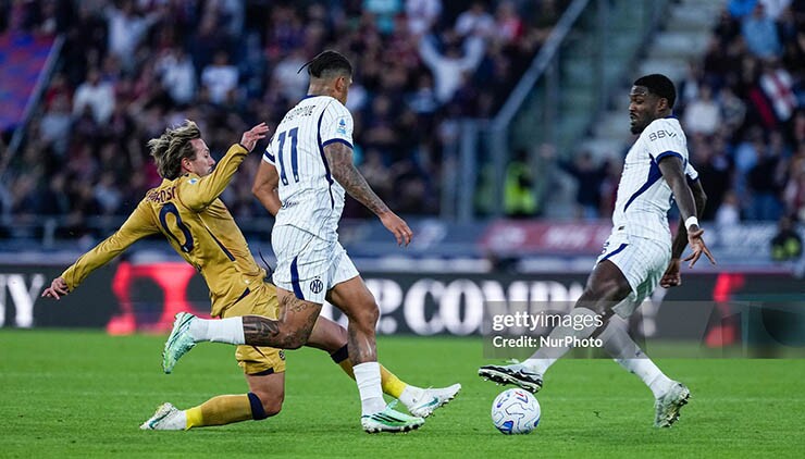 Inter Milan (áo trắng) giành chiến thắng ấn tượng