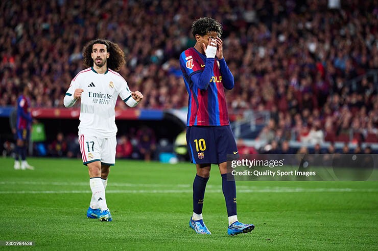 Yamal bỏ lỡ cơ hội quan trọng của Barca