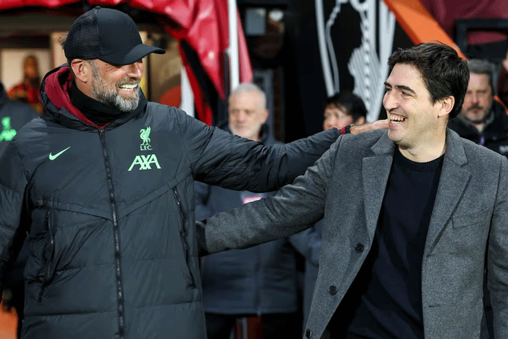 Van Dijk nhấn mạnh sự khác biệt giữa thời Jurgen Klopp và HLV Iraola.