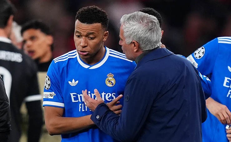 Dù là Vinicius hay Mbappe, nếu chống lại Mourinho thì họ có thể phải trả giá đắt