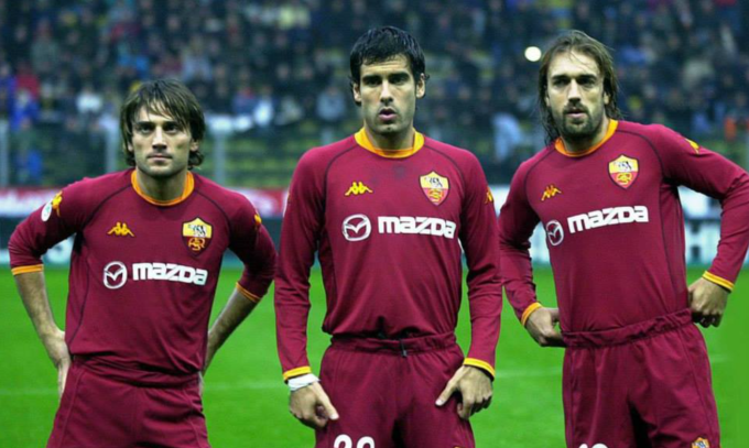 Guardiola (giữa) cùng Gabriel Batistuta (phải) và Vincenzo Montella tại AS Roma. Ảnh: X/The Pep