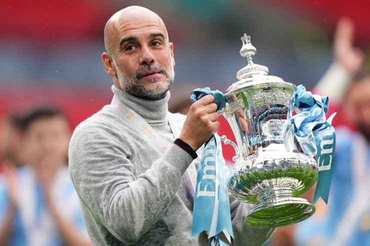 Pep Guardiola khép lại 10 năm gắn bó đầy thành công cùng Man City