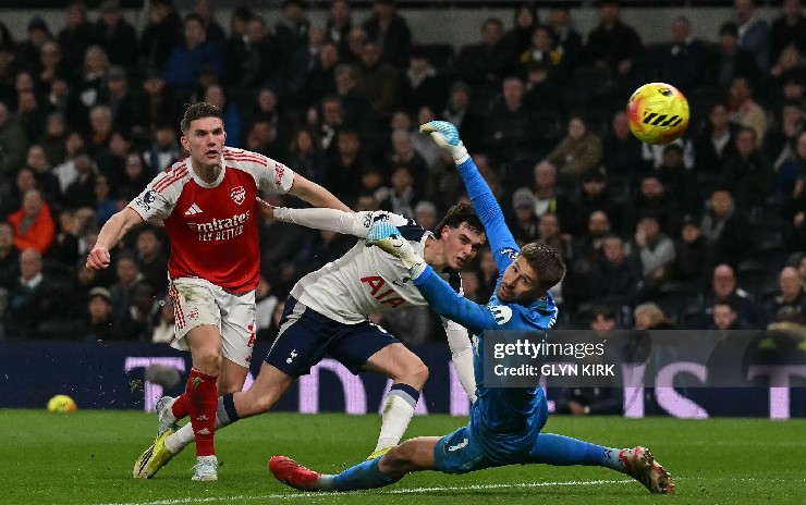 Chiến thắng derby dập tắt mọi hoài nghi