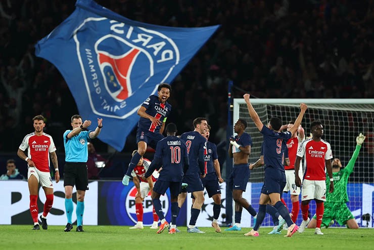 Trong khi Arsenal vẫn duy trì nhịp độ thi đấu đều đặn, PSG lại nghỉ tới gần 2 tuần