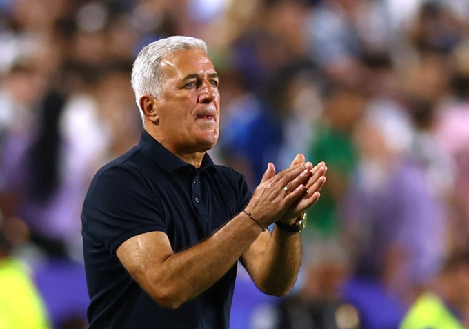 HLV Vladimir Petkovic phản ứng trong trận đấu trên sân Kansas City, Mỹ ngày 16/6/2026. Ảnh: Reuters