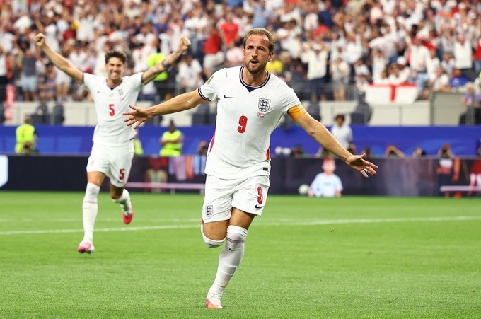 Kane mừng cú đúp trong trận gặp Croatia, trên sân AT&T, Arlington, Texas, Mỹ hôm 17/6. Ảnh: Reuters