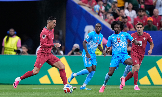 Cristiano Ronaldo đi bóng trong trận đấu bảng K World Cup 2026 giữa Bồ Đào Nha và CHDC Congo tại Houston, ngày 17/6/2026. Ảnh: AP
