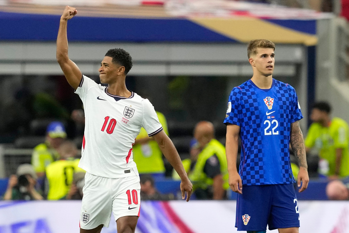 Tiền vệ Jude Bellingham (số 10) mừng bàn nâng tỷ số lên 3-2 cho tuyển Anh trong trận gặp Croatia ở bảng L World Cup 2026 trên sân Arlington, bang Texas, gần thành phố Dallas, ngày 17/6/2026. Ảnh: AP