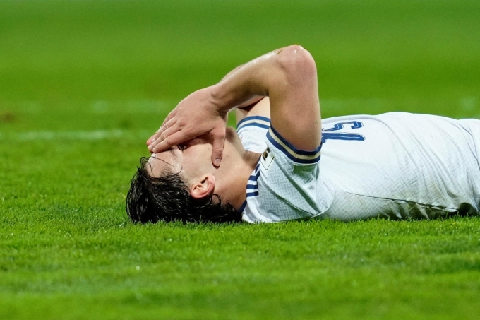 Nỗi thất vọng của cầu thủ Italy sau trận tranh vé vớt World Cup 2026 với Bosnia & Herzegovina tại Zenica tối 31/3/2026. Ảnh: Reuters