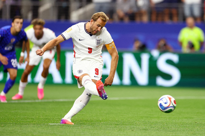 Harry Kane đá phạt đền trong trận Anh thắng Croatia ở lượt đầu bảng L World Cup 2026 trên sân AT&T, Arlington, Texas, Mỹ ngày 17/6/2026. Ảnh: Reuters