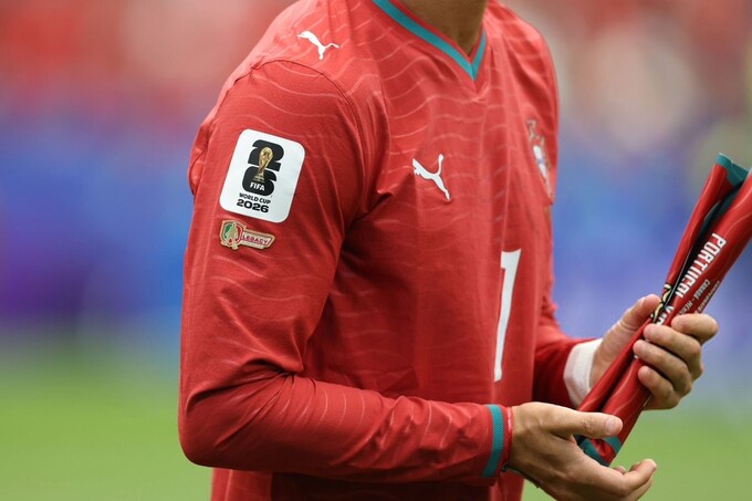 Huy hiệu Legacy đính trên tay áo của Cristiano Ronaldo, trong trận Bồ Đào Nha hòa CHDC Congo ở lượt đầu bảng K World Cup 2026 tại Houston, Texas, Mỹ ngày 17/6/2026. Ảnh: AP