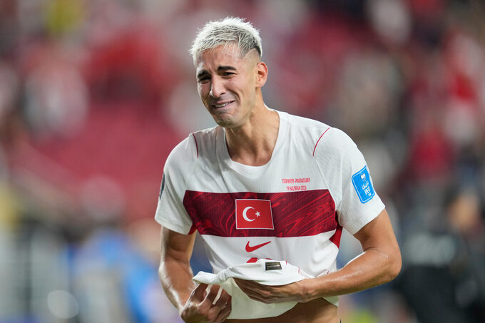 Mert Muldur (18) thất vọng sau thất bại của Thổ Nhĩ Kỳ trước Paraguay ở trận đấu bảng D World Cup 2026 tại Santa Clara, California, gần San Francisco, ngày 19/6. Ảnh: AP