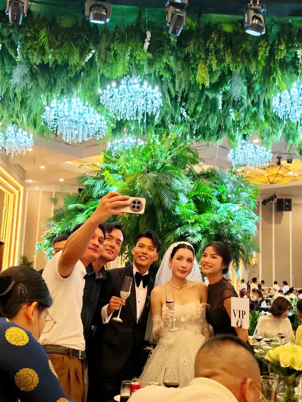 Con gái riêng của vợ xuất hiện trong đám cưới, Văn Thanh hứa hẹn điều đặc biệt - 8
