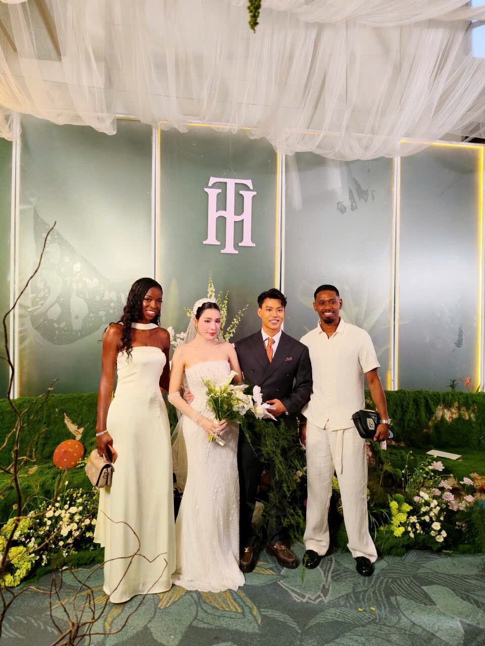 Con gái riêng của vợ xuất hiện trong đám cưới, Văn Thanh hứa hẹn điều đặc biệt - 1