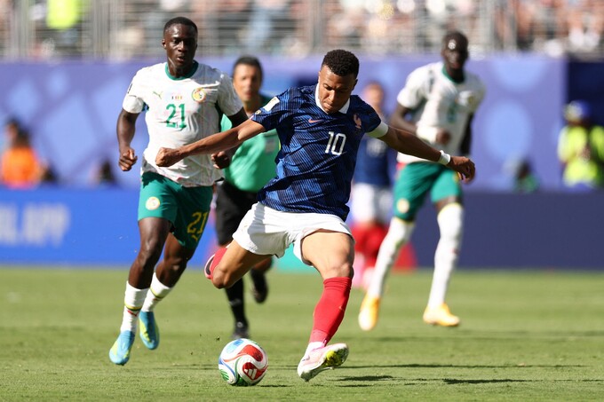 Kylian Mbappe vung chân sút trong bàn ấn định chiến thắng 3-1 trong trận Pháp – Senegal ở vòng bảng World Cup 2026 trên sân MetLife, New Jersey, Mỹ ngày 16/6/2026. Ảnh: AFP