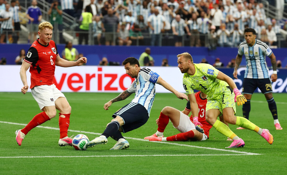Messi ấn định chiến thắng 2-0 cho Argentina trong trận gặp Áo, trên sân AT&T, Arlington, Texas, Mỹ hôm 22/6. Ảnh: Reuters