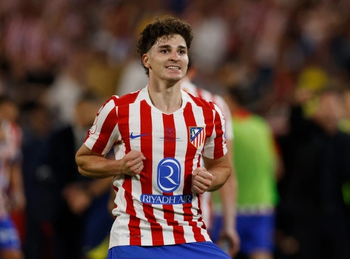 Julian Alvarez ăn mừng bàn thắng trong trận Atletico Madrid – Real Sociedad ở chung kết Cup Nhà Vua ở sân La Cartuja, Seville, Tây Ban Nha ngày 19/4/2026. Ảnh:Reuters