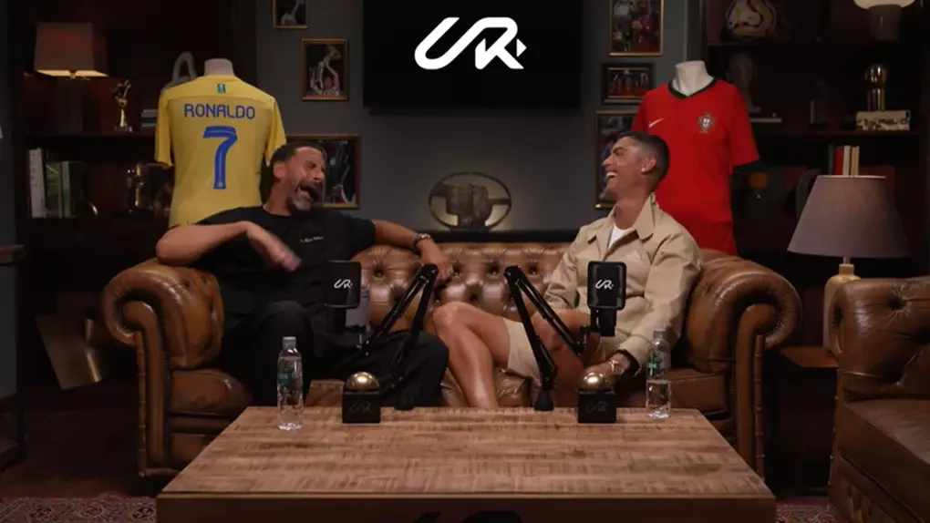Ferdinand (trái) trong cuộc phỏng vấn với Ronaldo năm 2024. Ảnh: CR7