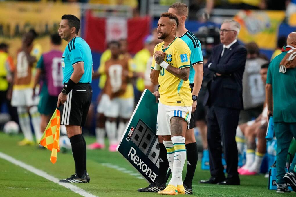 Neymar (số 10) vào sân trong trận Brazil 3-0 Scotland, ở bảng C World Cup 2026, tại Miami Gardens, Mỹ hôm 24/6. Ảnh: AP