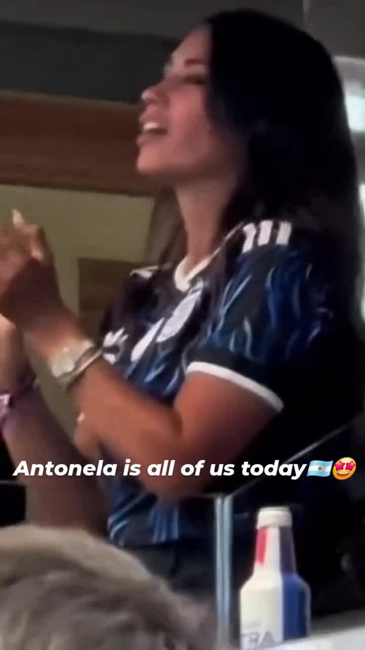 Antonella Roccuzzo và các con cổ vũ Messi ở trận gặp Áo