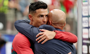 Martinez: 'Ronaldo giúp Bồ Đào Nha không bị cuốn theo áp lực'
