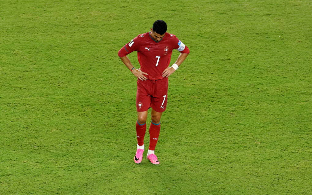 Ronaldo phản ứng sau trận. Ảnh: Reuters