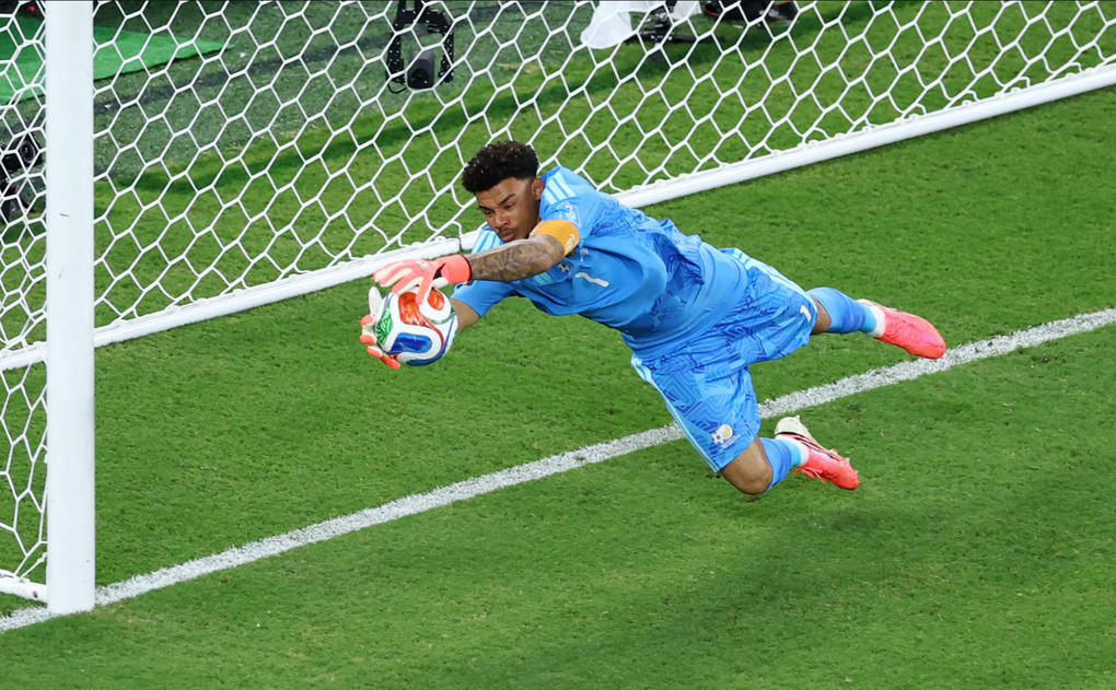 Thủ thành Ronwen Williams cứu thua trong trận Nam Phi – Hàn Quốc ở vòng bảng World Cup 2026 trên sân Monterrey, Mexico ngày 24/6/2026. Ảnh: Reuters