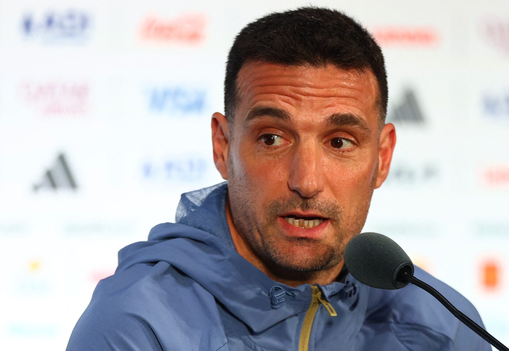 HLV Lionel Scaloni trong buổi họp báo ở sân Dallas, Arlington, Texas, Mỹ ngày 26/6/2026. Ảnh: Reuters