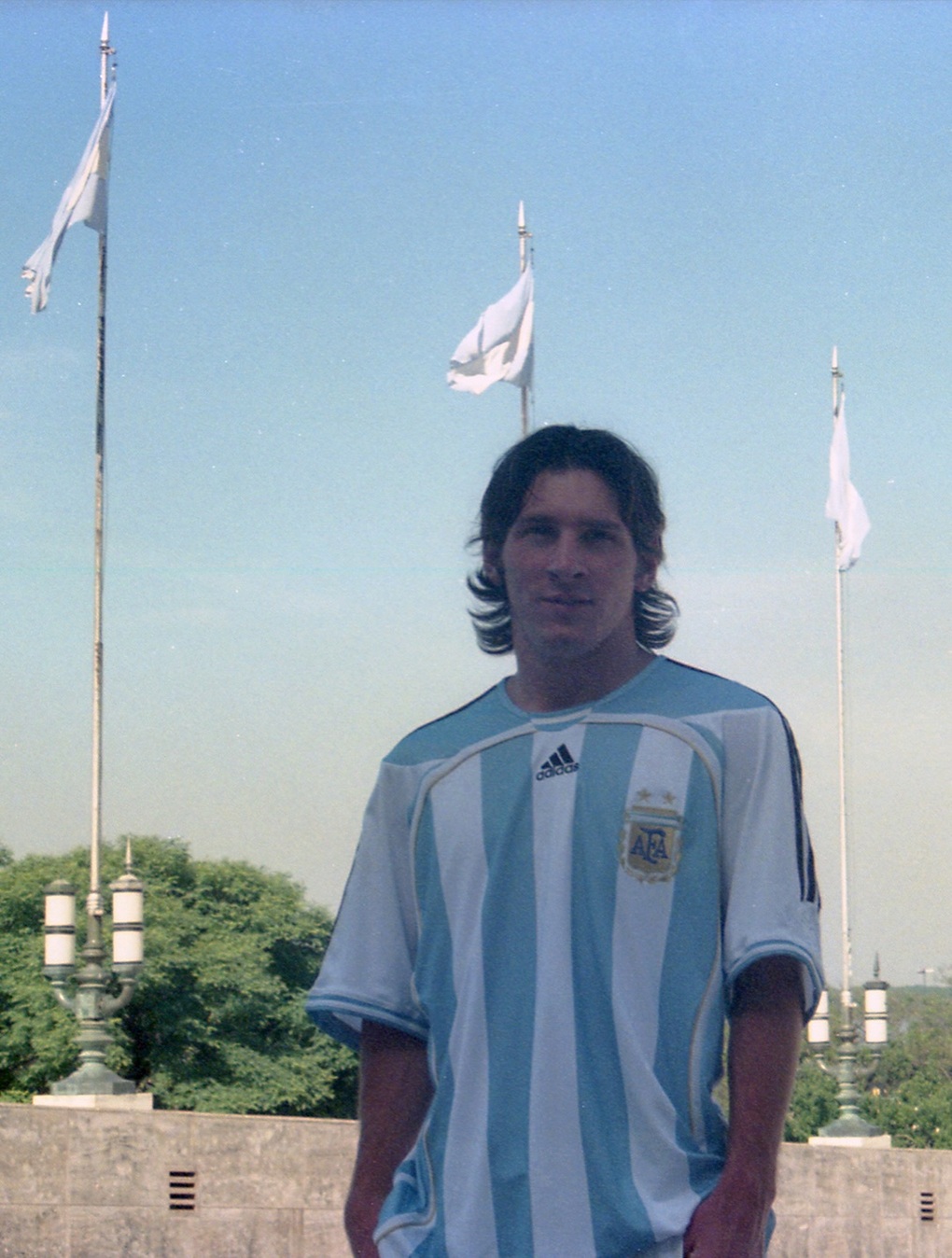 Chân dung Messi năm 18 tuổi. Ảnh: Instagram/ Craquesd0futbol