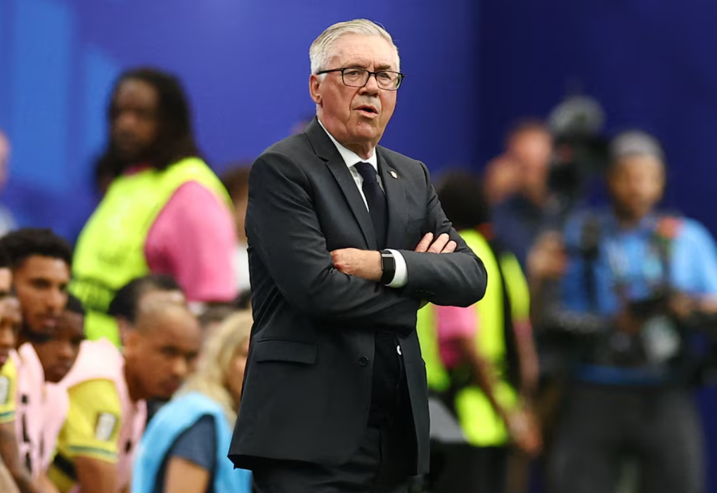 HLV Carlo Ancelotti phản ứng trong trận Brazil thắng Nhật Bản 2-1 ở vòng 1/16 World Cup 2026 trên sân NRG, Houston, Texas, Mỹ ngày 29/6/2026. Ảnh: Reuters