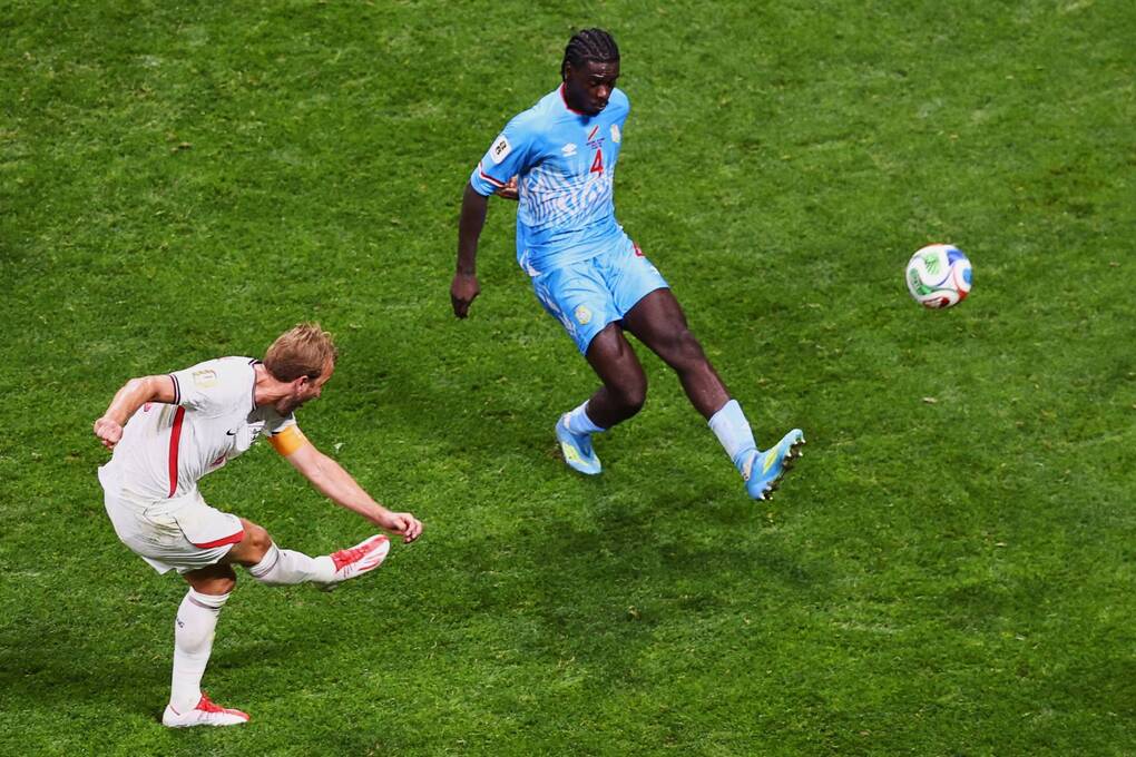 Kane (trái) ghi bàn trong trận Anh 2-1 CHDC Congo, ở vòng 1/16 World Cup 2026 hôm 1/7. Ảnh: AP