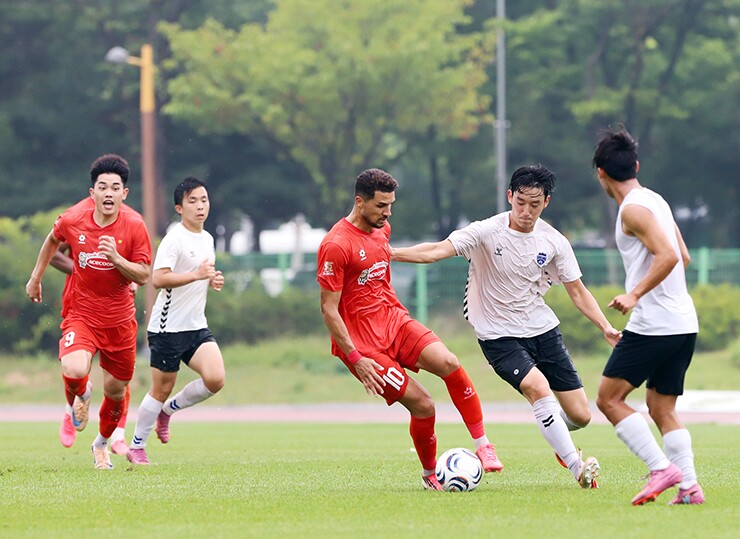 ĐT Việt Nam so tài với Siheung FC chiều ngày 5/7,