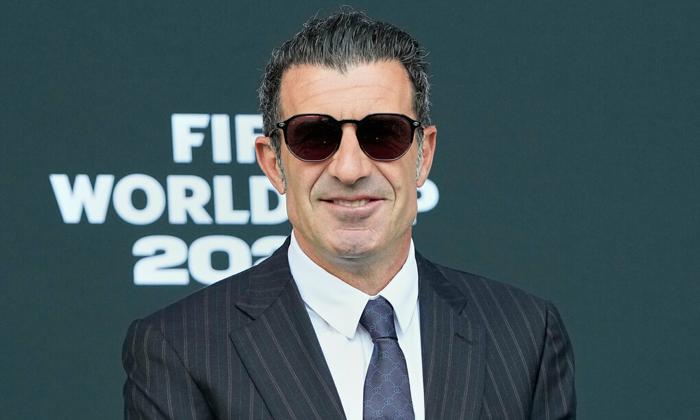 Cựu danh thủ Bồ Đào Nha Luis Figo tạo dáng trước trận đấu bảng A World Cup 2026 giữa Mexico và Nam Phi tại Mexico City ngày 11/6. Ảnh: AP