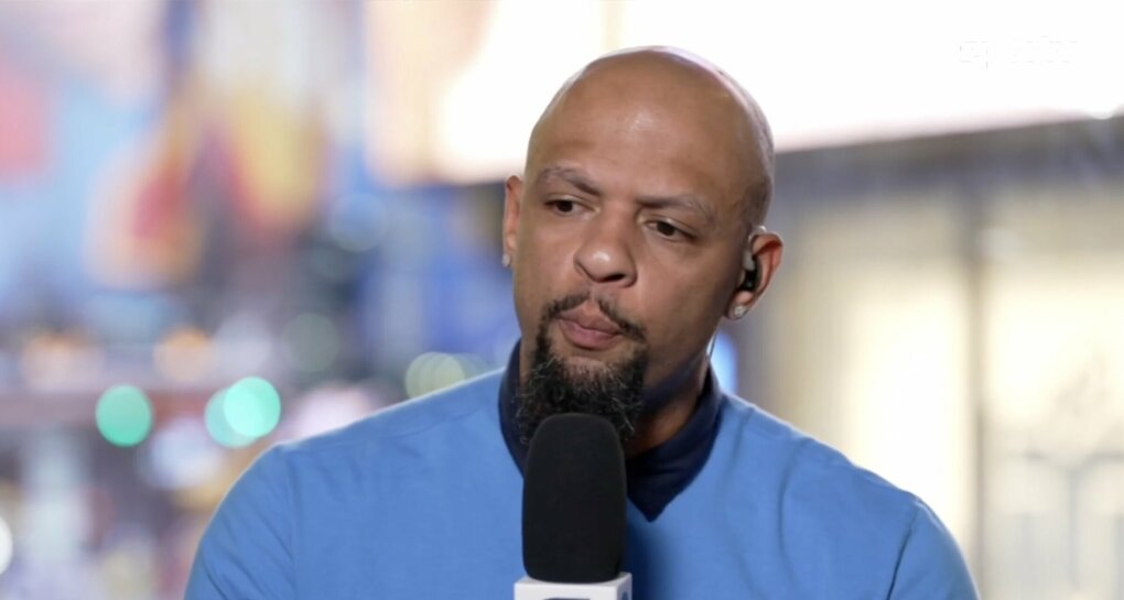 Felipe Melo bình luận trên kênh Sportv sau trận thua của Brazil. Ảnh: chụp màn hình