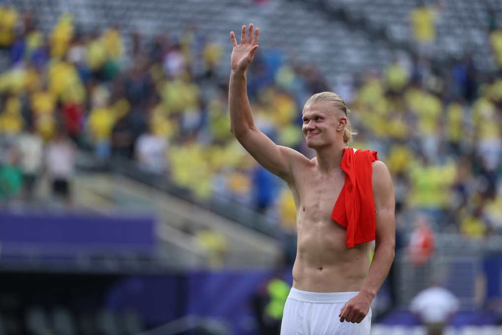 Tiền đạo Na Uy Erling Haaland (9) ăn mừng sau khi thắng Brazil 2-1 ở vòng 1/8 World Cup 2026 trên sân New York New Jersey ở Mỹ ngày 5/7/2026. Ảnh: AP
